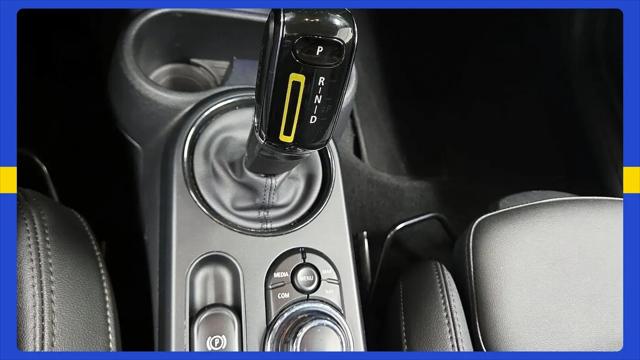 2023 MINI SE Hardtop Cooper Signature