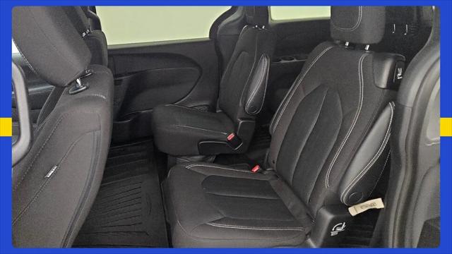 2023 Chrysler Pacifica Touring
