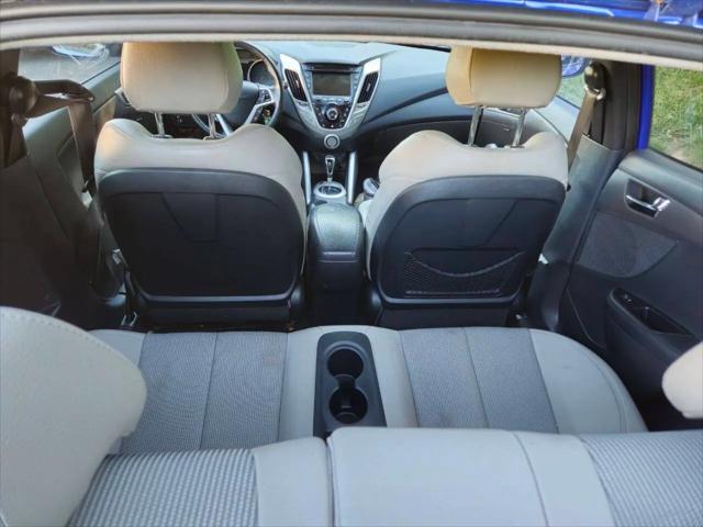 2012 Hyundai Veloster Base w/Gray