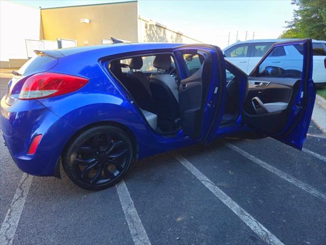 2012 Hyundai Veloster Base w/Gray