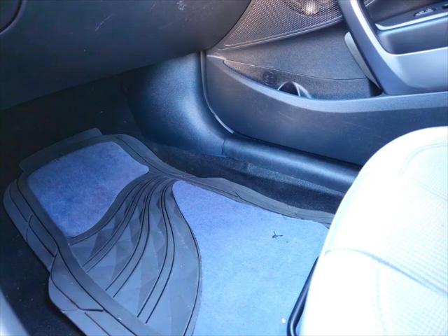 2012 Hyundai Veloster Base w/Gray
