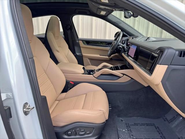 2024 Porsche Cayenne E-Hybrid Turbo