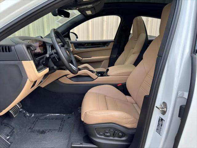 2024 Porsche Cayenne E-Hybrid Turbo