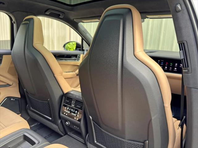 2024 Porsche Cayenne E-Hybrid Turbo
