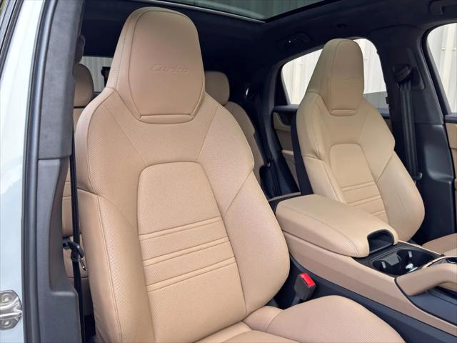 2024 Porsche Cayenne E-Hybrid Turbo