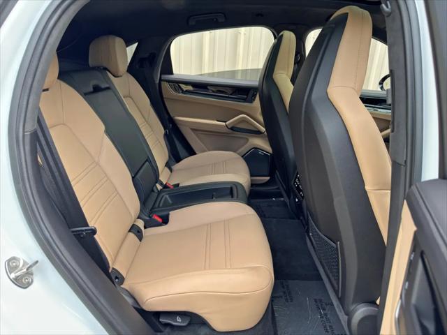 2024 Porsche Cayenne E-Hybrid Turbo