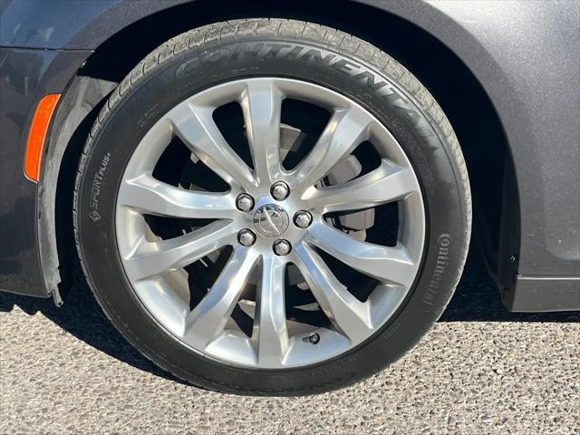 2019 Chrysler 300 Limited