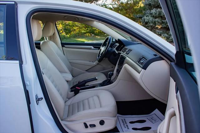 2017 Volkswagen Passat 1.8T SEL Premium