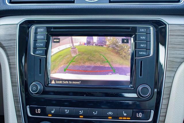 2017 Volkswagen Passat 1.8T SEL Premium