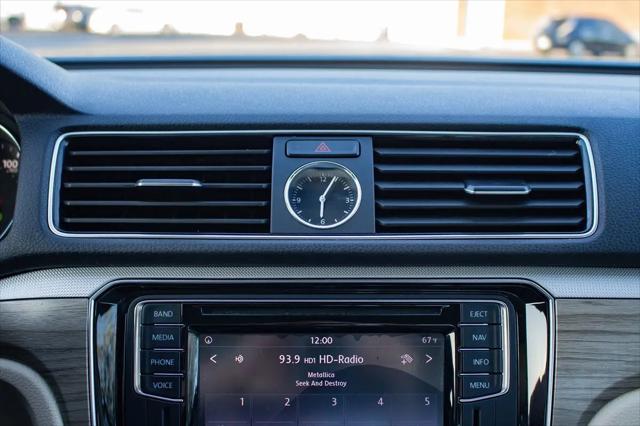 2017 Volkswagen Passat 1.8T SEL Premium