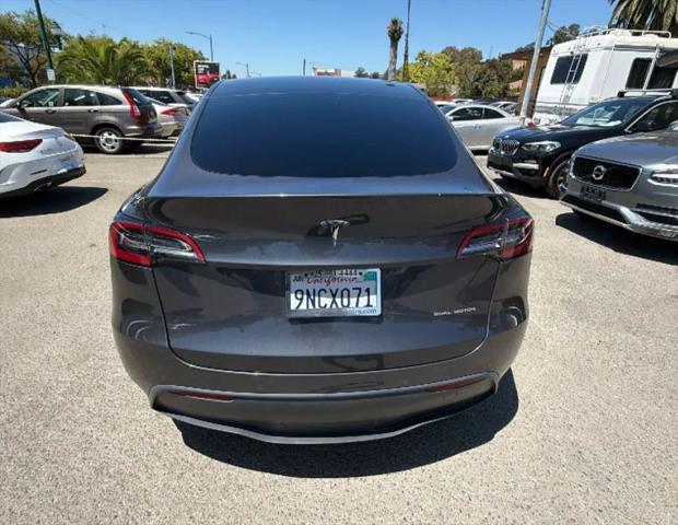 2022 Tesla Model Y Long Range Dual Motor All-Wheel Drive