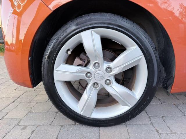 2012 Hyundai Veloster Base w/Black