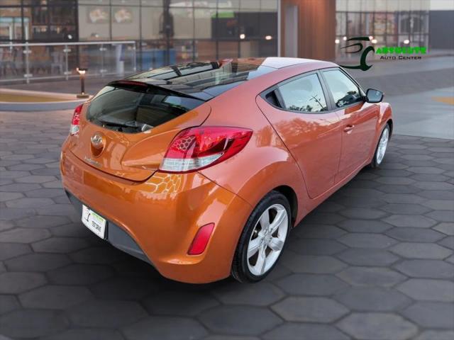 2012 Hyundai Veloster Base w/Black