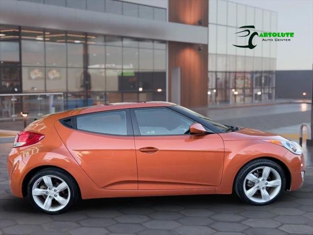 2012 Hyundai Veloster Base w/Black