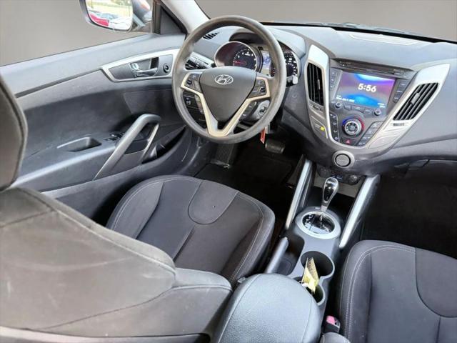 2012 Hyundai Veloster Base w/Black