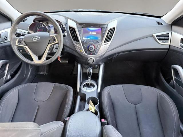 2012 Hyundai Veloster Base w/Black
