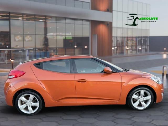 2012 Hyundai Veloster Base w/Black