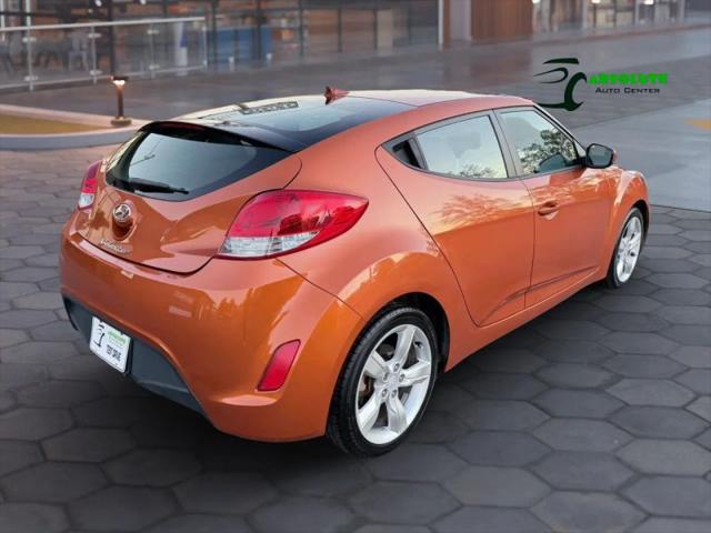 2012 Hyundai Veloster Base w/Black