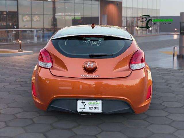 2012 Hyundai Veloster Base w/Black