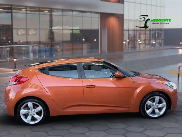 2012 Hyundai Veloster Base w/Black