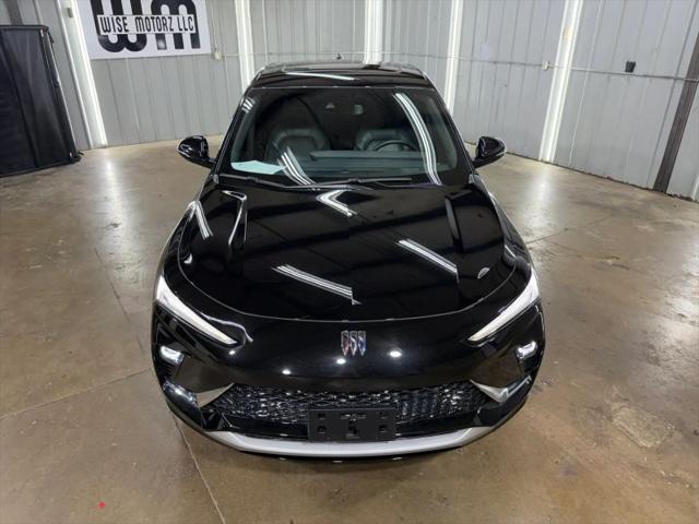 2024 Buick NV Avenir FWD