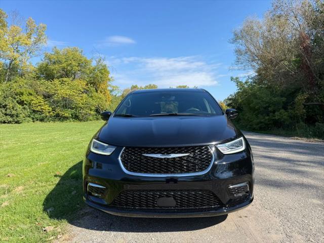2025 Chrysler Pacifica Select for sale in Plymouth, MI