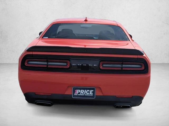 2016 Dodge Challenger SXT Plus