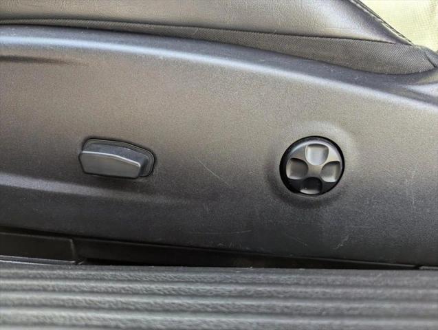 2016 Dodge Challenger SXT Plus