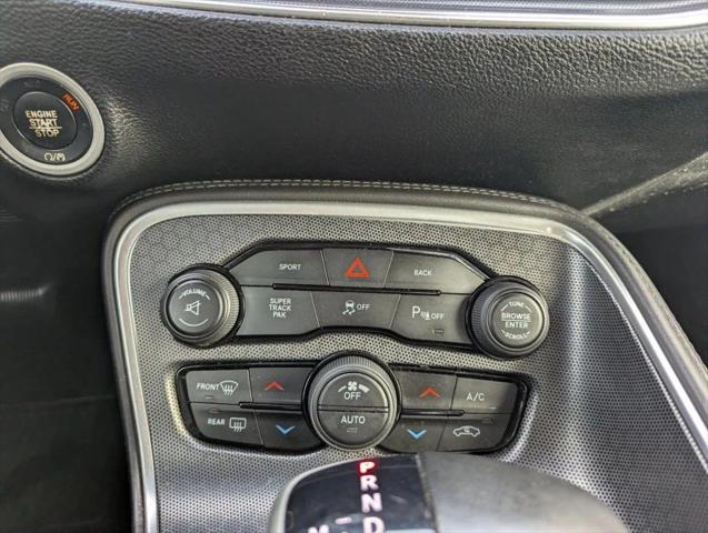 2016 Dodge Challenger SXT Plus