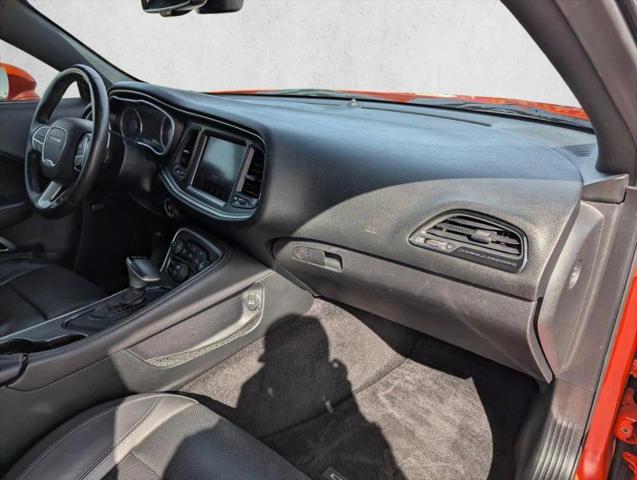 2016 Dodge Challenger SXT Plus