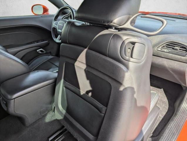 2016 Dodge Challenger SXT Plus