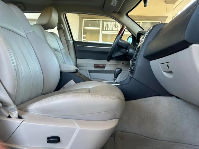 2005 Chrysler 300 C