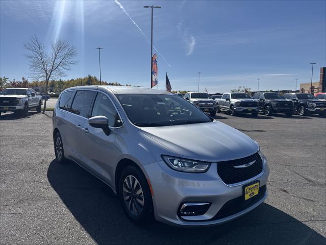 2023 Chrysler Pacifica Hybrid Touring L