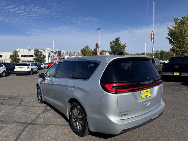 2023 Chrysler Pacifica Hybrid Touring L
