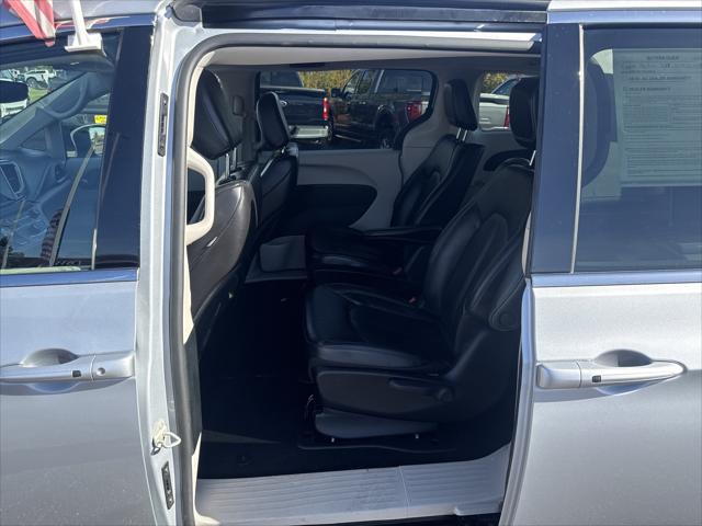 2023 Chrysler Pacifica Hybrid Touring L