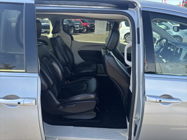 2023 Chrysler Pacifica Hybrid Touring L