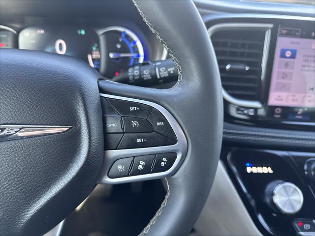 2023 Chrysler Pacifica Hybrid Touring L
