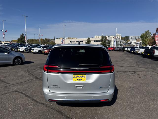 2023 Chrysler Pacifica Hybrid Touring L
