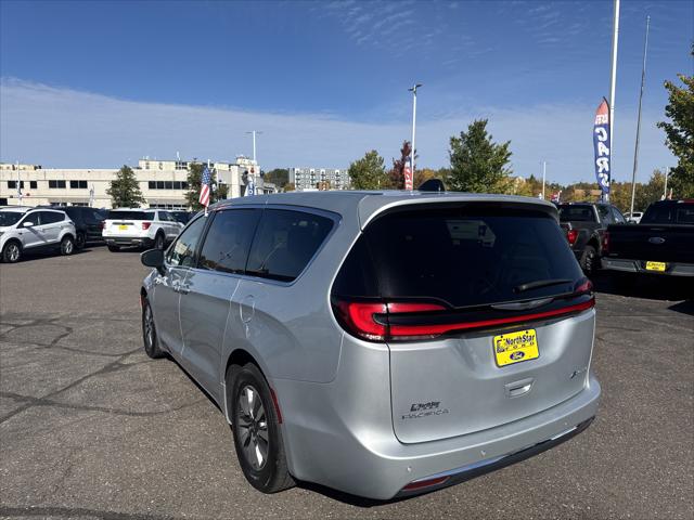 2023 Chrysler Pacifica Hybrid Touring L