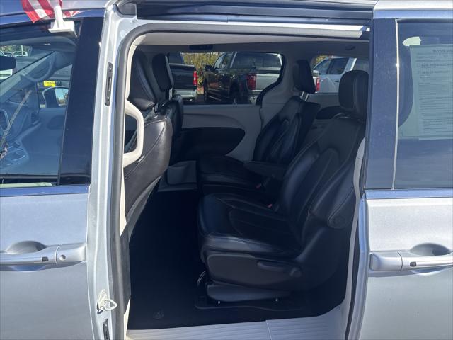 2023 Chrysler Pacifica Hybrid Touring L