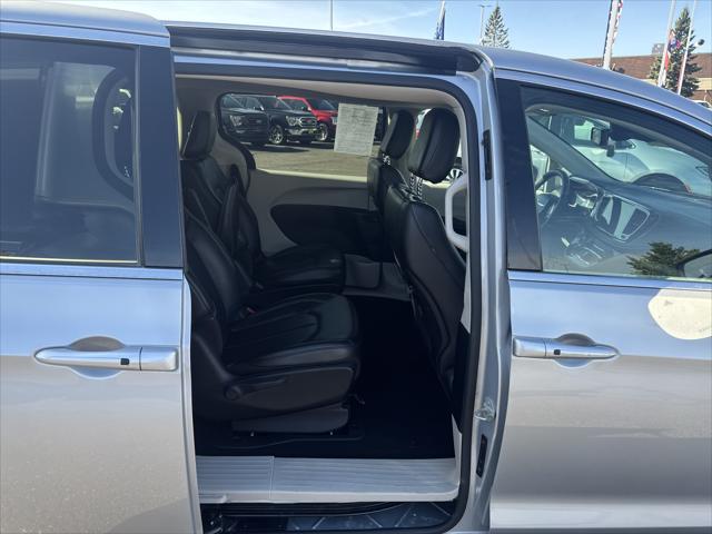 2023 Chrysler Pacifica Hybrid Touring L