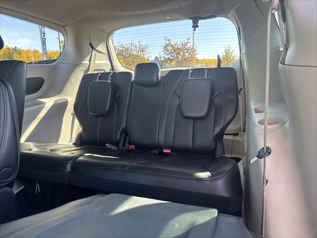 2023 Chrysler Pacifica Hybrid Touring L