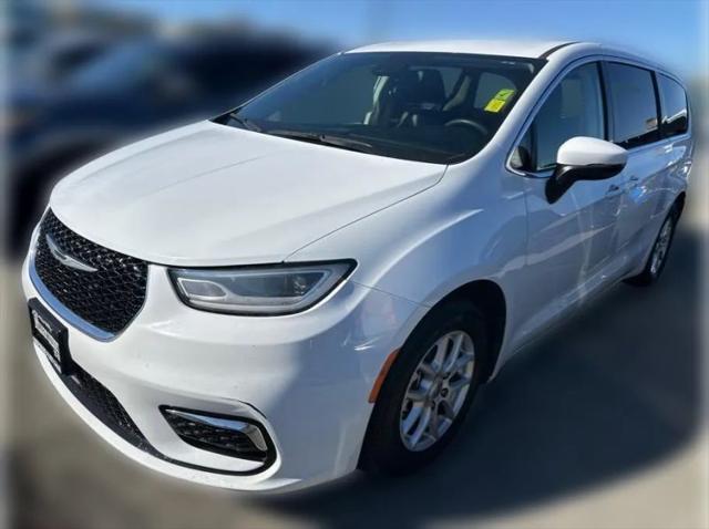 2023 Chrysler Pacifica Touring L for sale in Pittsburg, CA