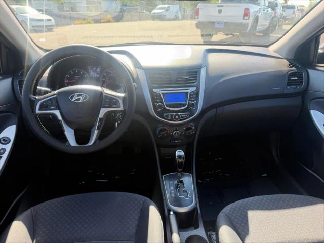 2013 Hyundai Accent SE
