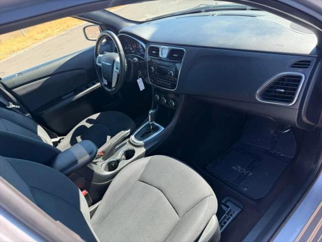 2013 Chrysler 200 Touring
