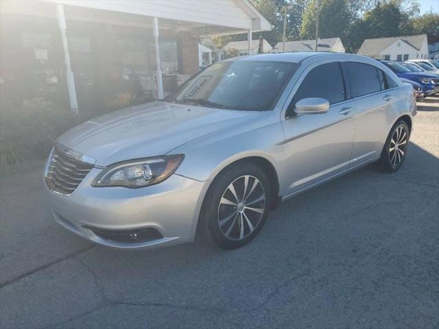 2012 Chrysler 200 Touring for sale in Winchester, KY