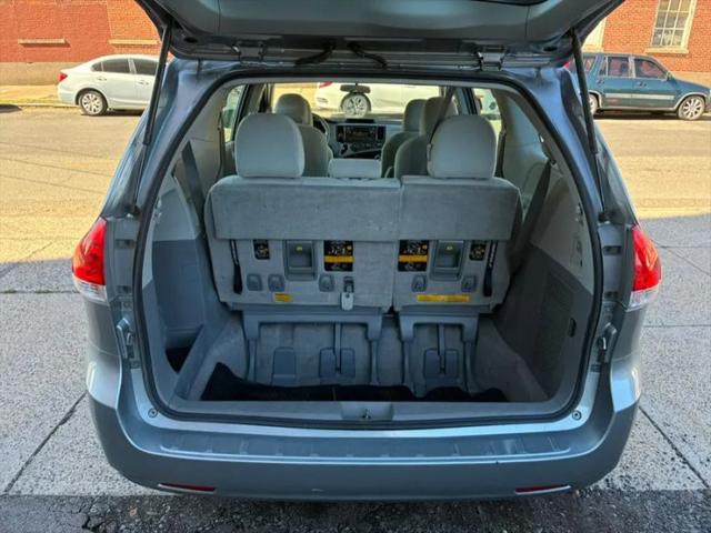 2012 Toyota Sienna Base V6 7 Passenger