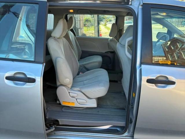 2012 Toyota Sienna Base V6 7 Passenger