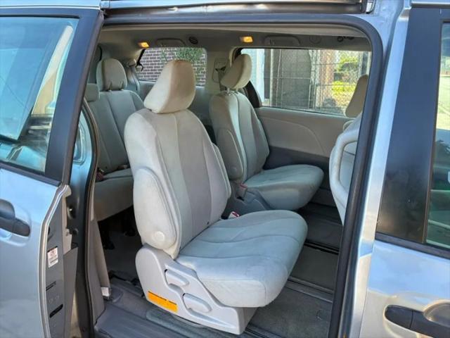 2012 Toyota Sienna Base V6 7 Passenger