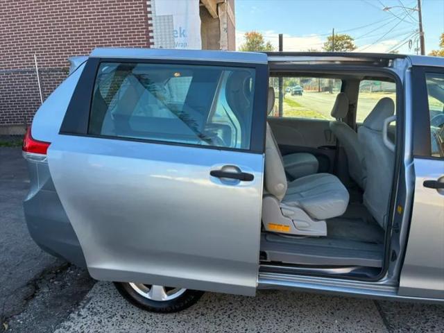 2012 Toyota Sienna Base V6 7 Passenger